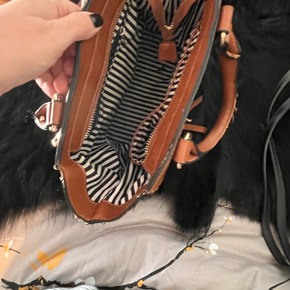 Purse - Picture 4 of 4